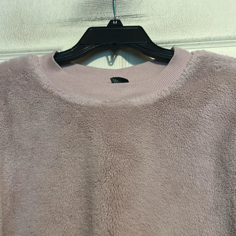 Wild Fable Faux Fur Sweatshirt Size Medium Mauve - Picture 2 of 6